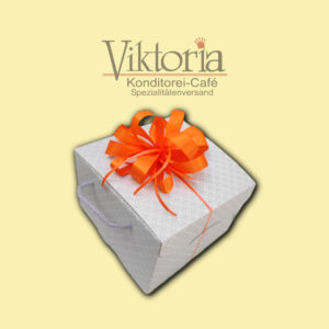 Geschenkkarton mit Schleife